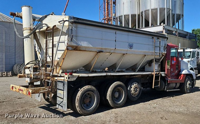 image for item DP6455 2000 Freightliner FLD 120 seed tender truck