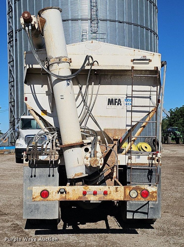 image for item DP6455 2000 Freightliner FLD 120 seed tender truck