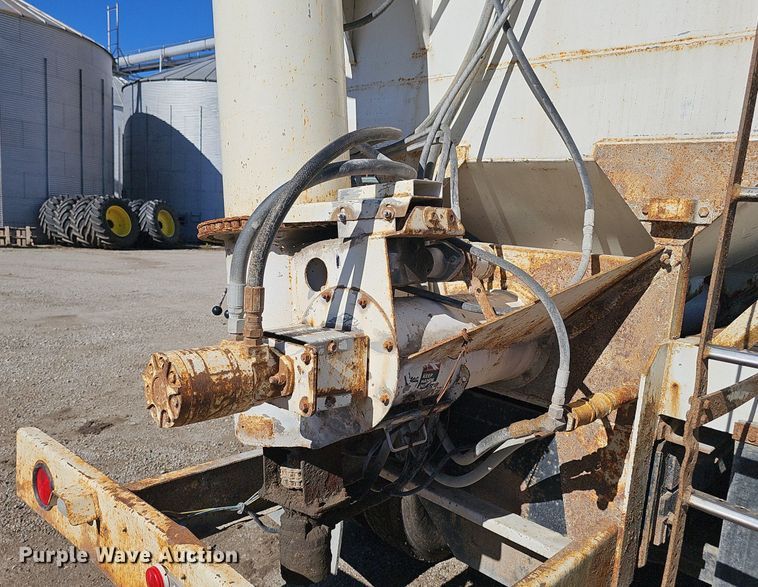 image for item DP6455 2000 Freightliner FLD 120 seed tender truck