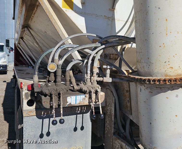 image for item DP6455 2000 Freightliner FLD 120 seed tender truck