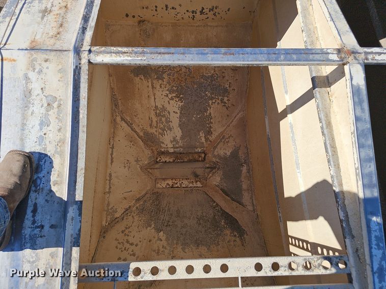 image for item DP6455 2000 Freightliner FLD 120 seed tender truck