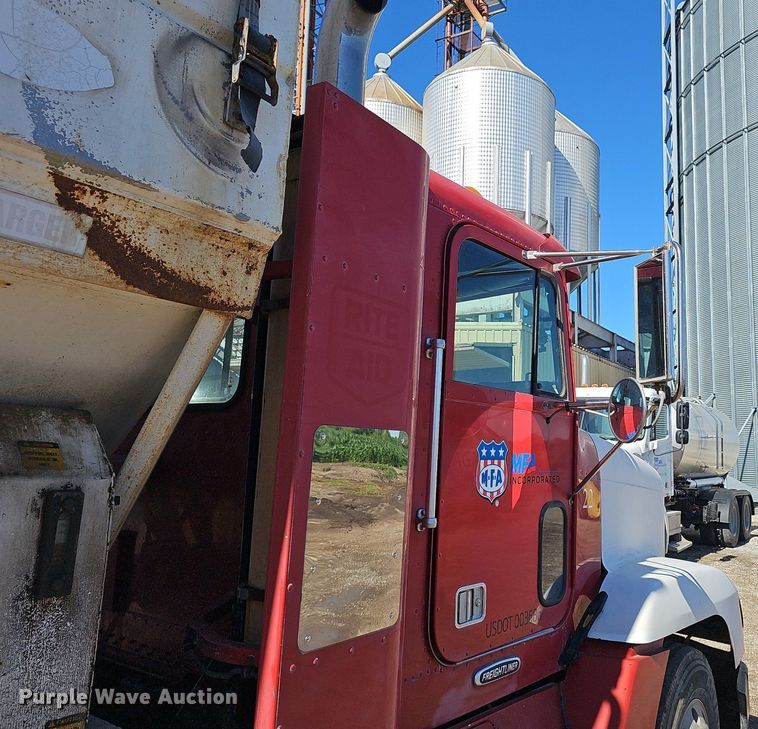 image for item DP6455 2000 Freightliner FLD 120 seed tender truck