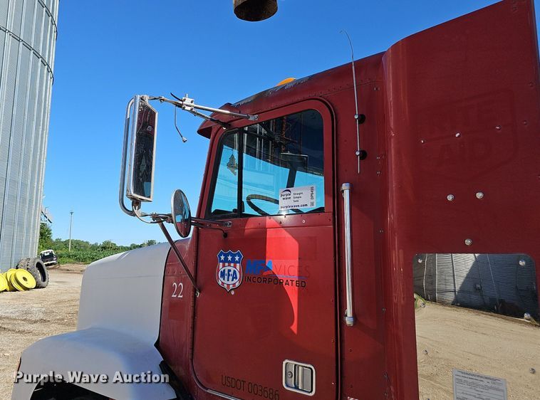 image for item DP6455 2000 Freightliner FLD 120 seed tender truck