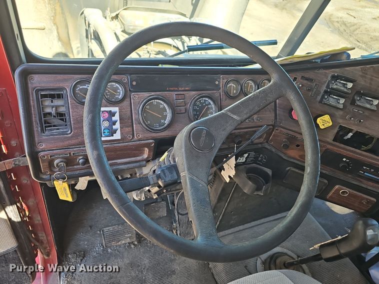 image for item DP6455 2000 Freightliner FLD 120 seed tender truck