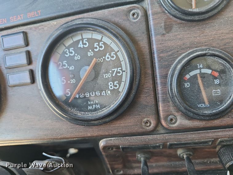 image for item DP6455 2000 Freightliner FLD 120 seed tender truck