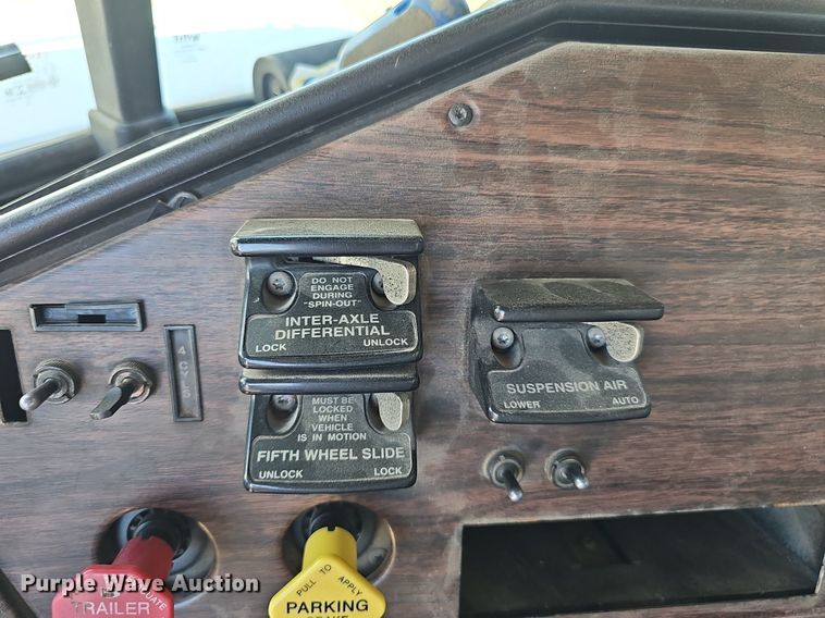 image for item DP6455 2000 Freightliner FLD 120 seed tender truck