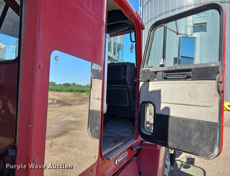 image for item DP6455 2000 Freightliner FLD 120 seed tender truck