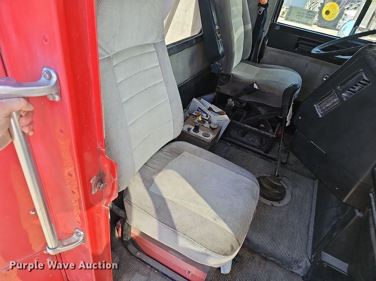 image for item DP6455 2000 Freightliner FLD 120 seed tender truck