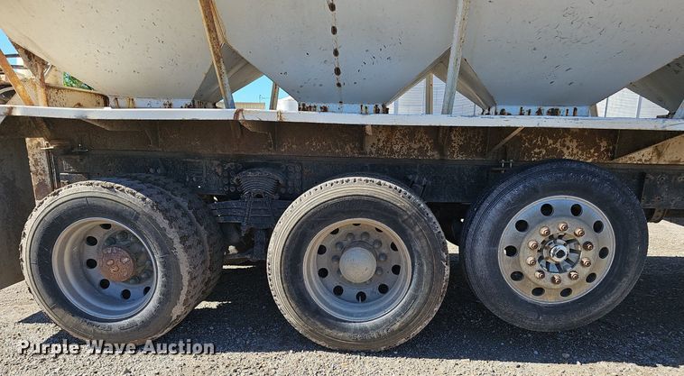 image for item DP6455 2000 Freightliner FLD 120 seed tender truck