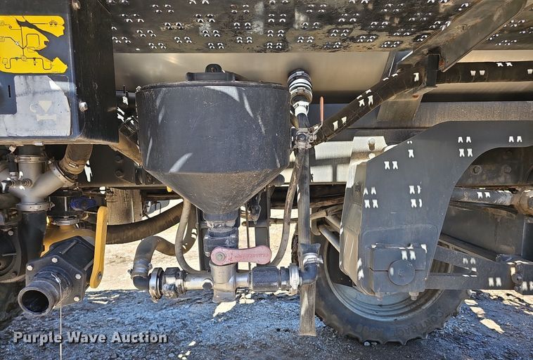 image for item DP6457 2012 RoGator RG900 sprayer