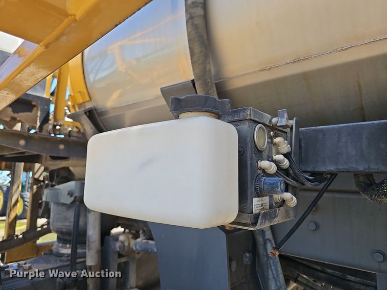 image for item DP6457 2012 RoGator RG900 sprayer