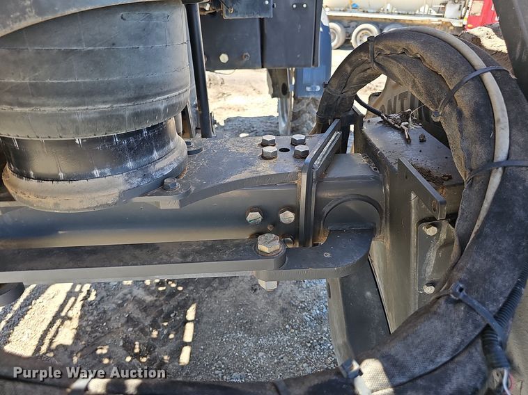 image for item DP6457 2012 RoGator RG900 sprayer