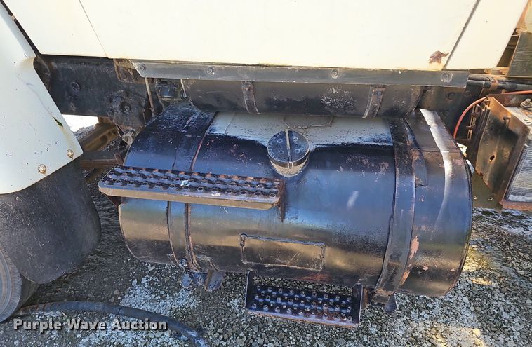 image for item DP6458 1989 Ford LT9000 flatbed truck