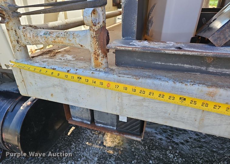 image for item DP6458 1989 Ford LT9000 flatbed truck