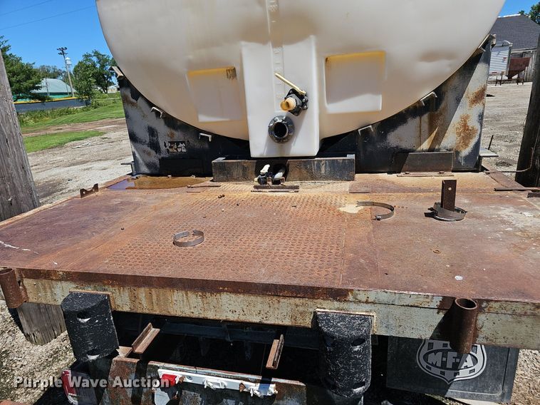 image for item DP6458 1989 Ford LT9000 flatbed truck