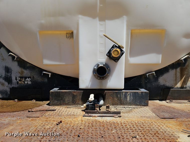 image for item DP6458 1989 Ford LT9000 flatbed truck