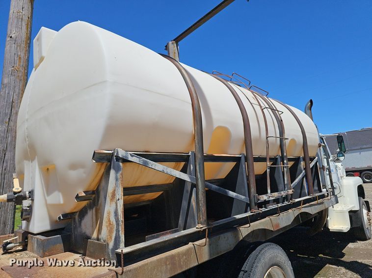 image for item DP6458 1989 Ford LT9000 flatbed truck