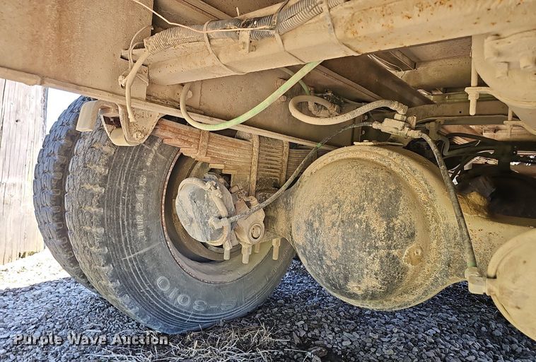 image for item DP6458 1989 Ford LT9000 flatbed truck