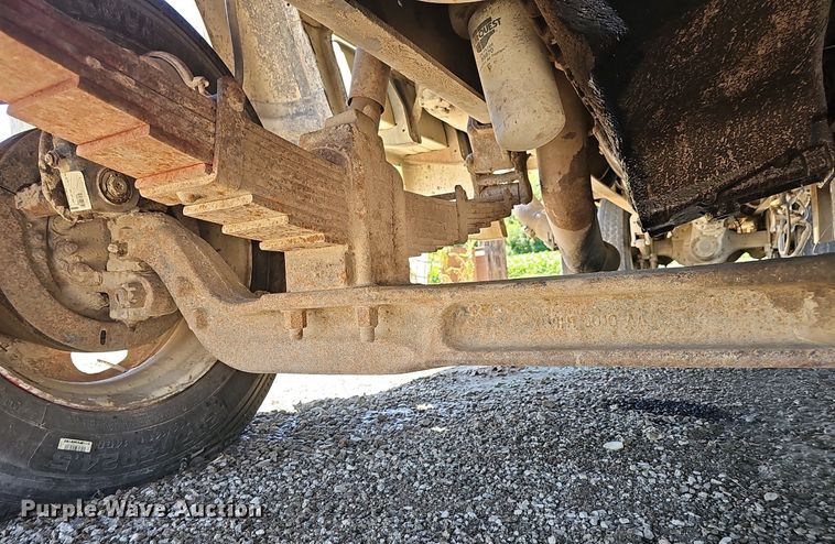 image for item DP6458 1989 Ford LT9000 flatbed truck