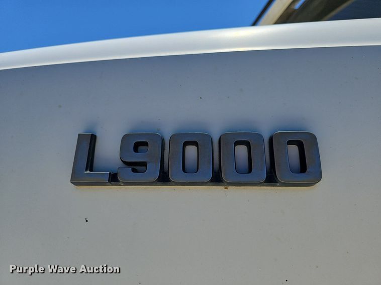 image for item DP6458 1989 Ford LT9000 flatbed truck