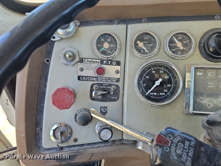 image for item DP6458 1989 Ford LT9000 flatbed truck