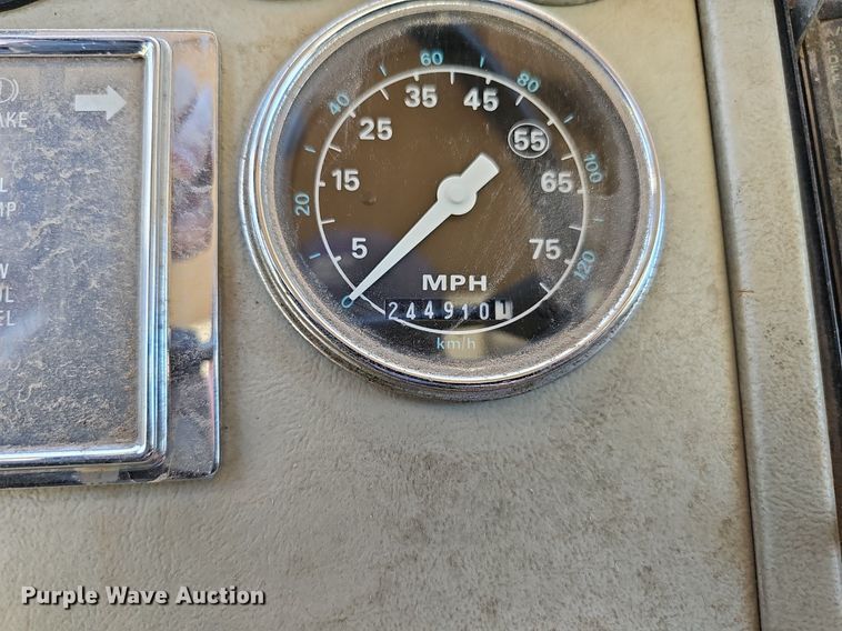 image for item DP6458 1989 Ford LT9000 flatbed truck