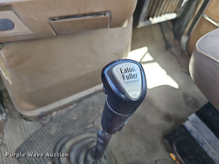 image for item DP6458 1989 Ford LT9000 flatbed truck