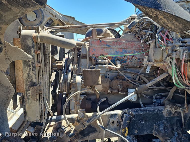 image for item DP6458 1989 Ford LT9000 flatbed truck