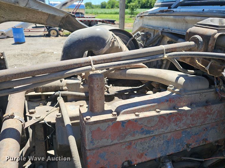 image for item DP6458 1989 Ford LT9000 flatbed truck