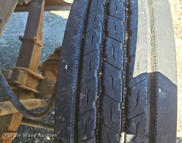 image for item DP6458 1989 Ford LT9000 flatbed truck