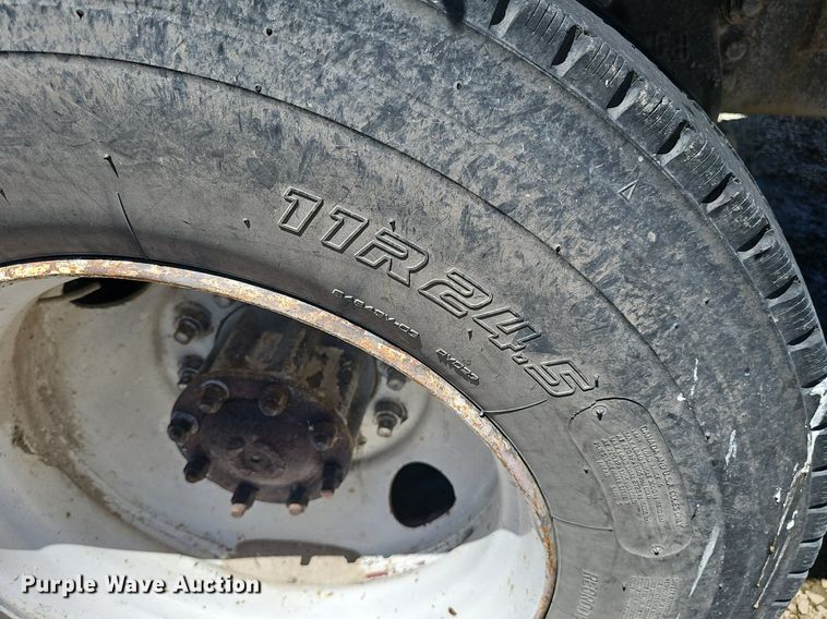 image for item DP6458 1989 Ford LT9000 flatbed truck