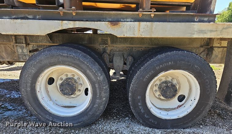 image for item DP6458 1989 Ford LT9000 flatbed truck