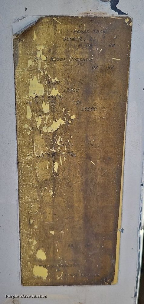 image for item DP6458 1989 Ford LT9000 flatbed truck