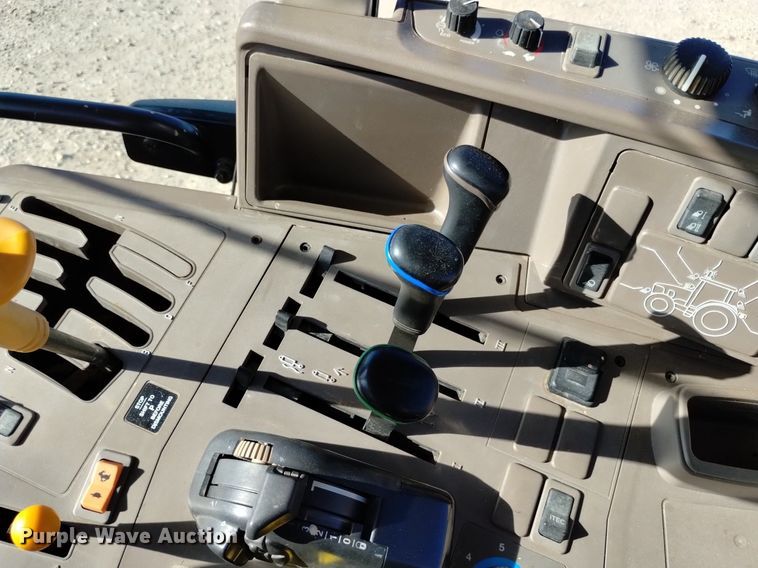 image for item DQ6121 2014 John Deere 6150M MFWD tractor