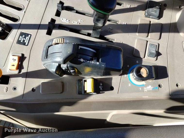 image for item DQ6121 2014 John Deere 6150M MFWD tractor