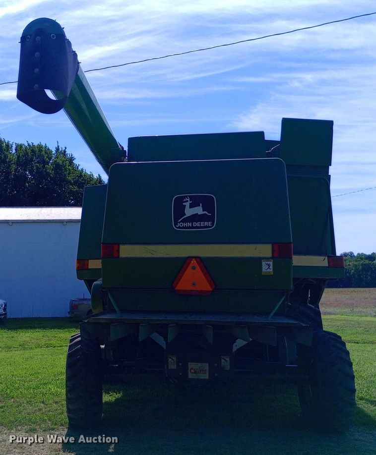 image for item DQ7138 1990 John Deere 9600 combine