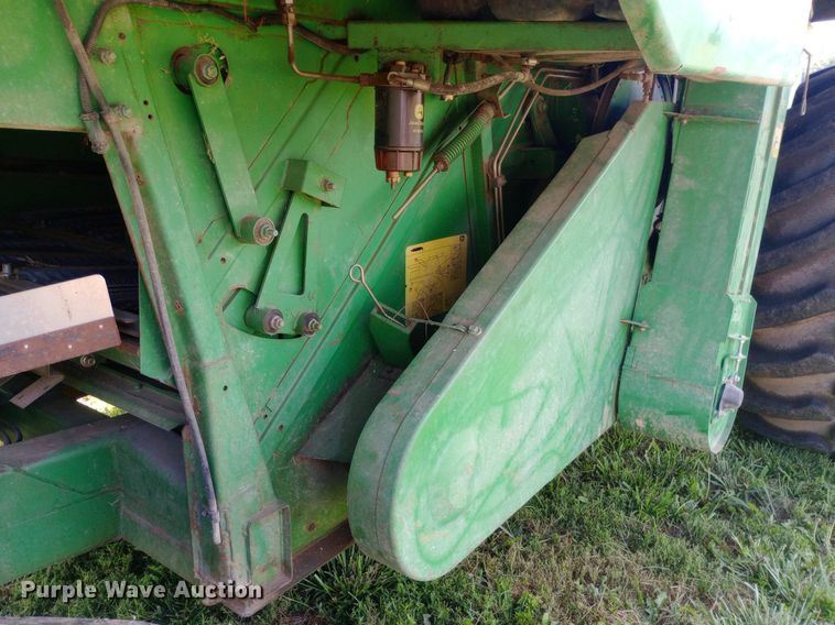 image for item DQ7138 1990 John Deere 9600 combine