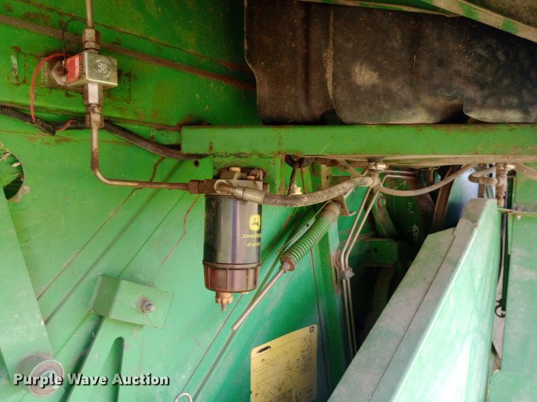 image for item DQ7138 1990 John Deere 9600 combine