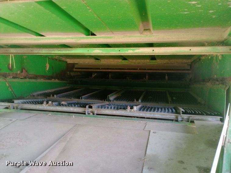 image for item DQ7138 1990 John Deere 9600 combine