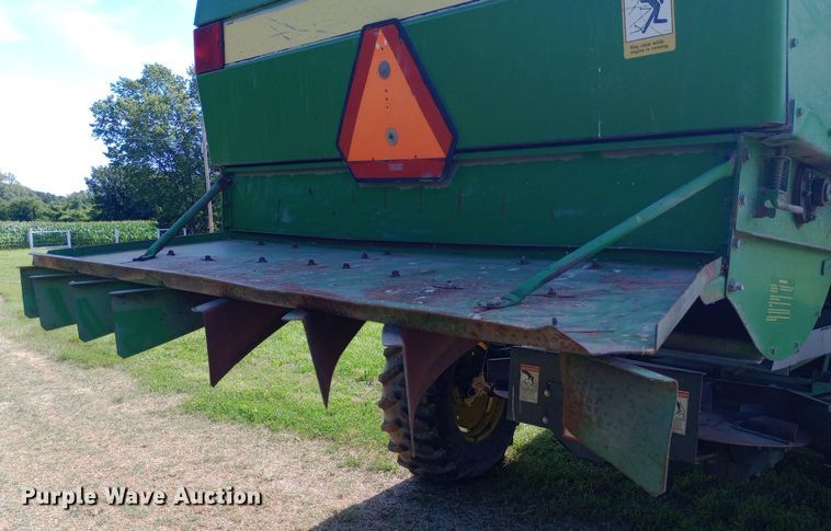 image for item DQ7138 1990 John Deere 9600 combine