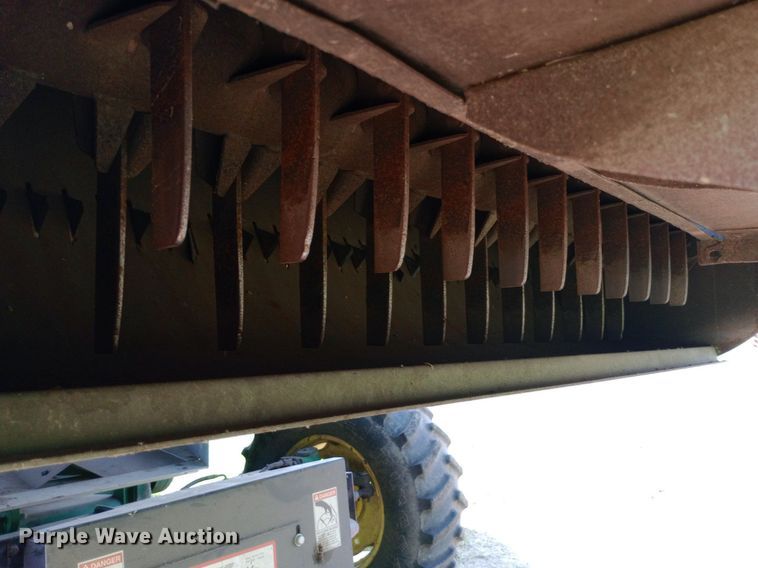 image for item DQ7138 1990 John Deere 9600 combine