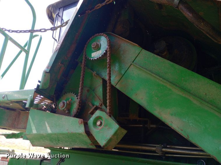 image for item DQ7138 1990 John Deere 9600 combine