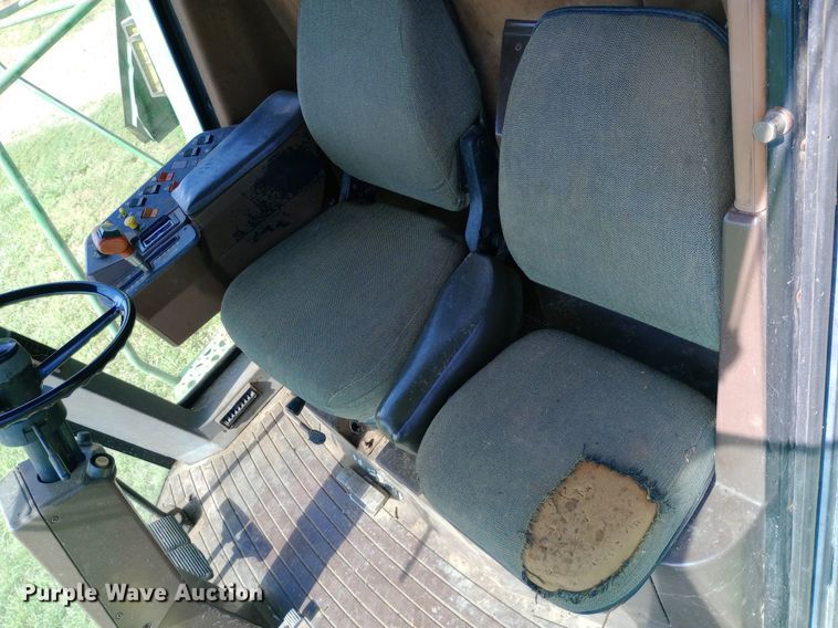 image for item DQ7138 1990 John Deere 9600 combine
