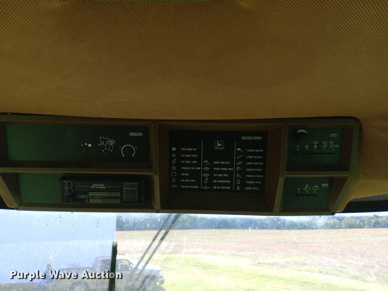 image for item DQ7138 1990 John Deere 9600 combine