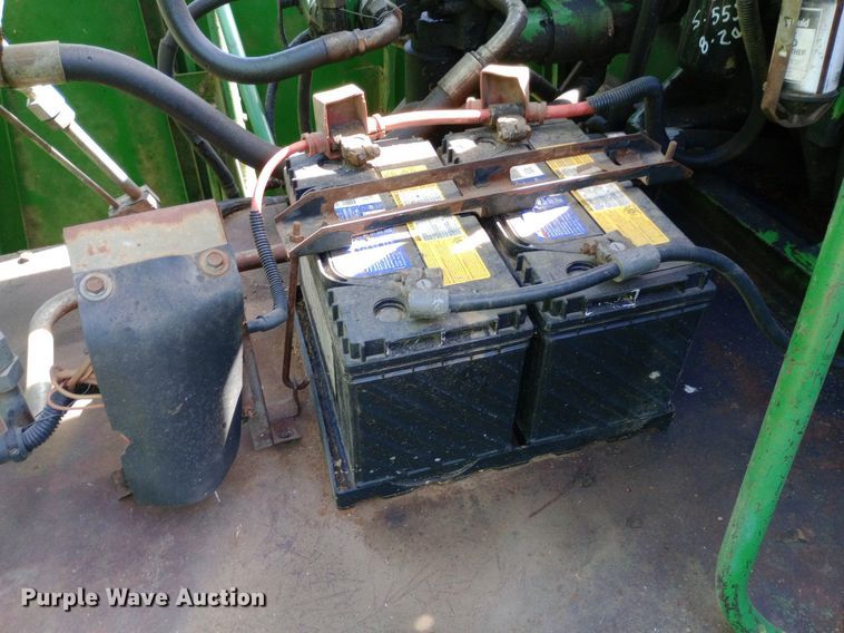 image for item DQ7138 1990 John Deere 9600 combine