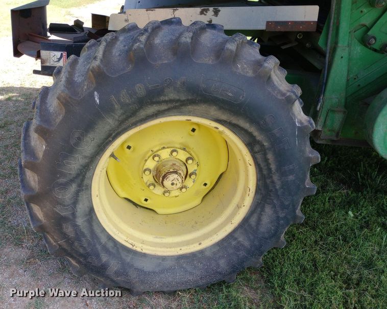 image for item DQ7138 1990 John Deere 9600 combine