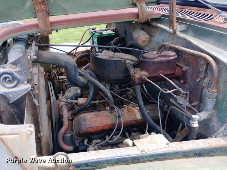 image for item DQ7144 1971 International  1600 grain truck