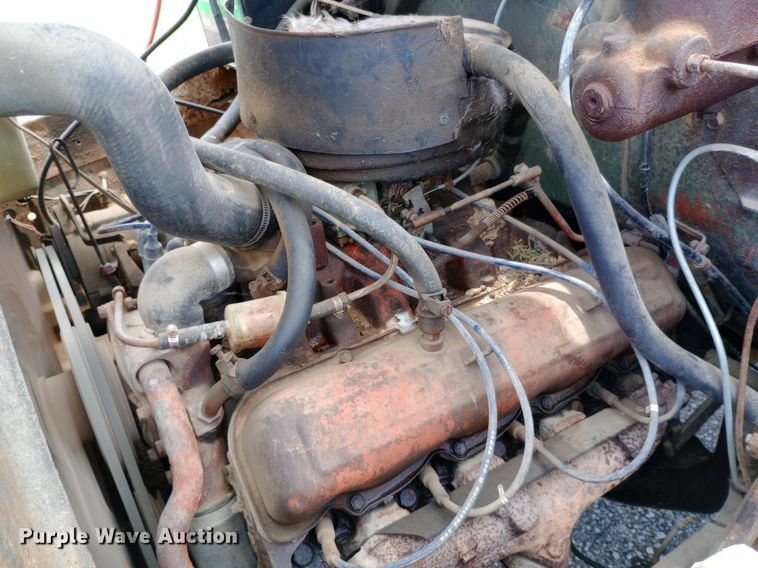 image for item DQ7144 1971 International  1600 grain truck