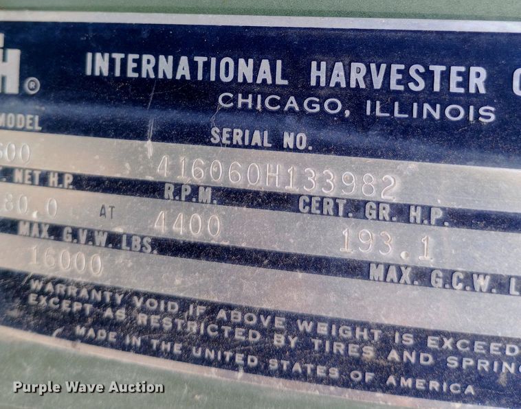 image for item DQ7144 1971 International  1600 grain truck