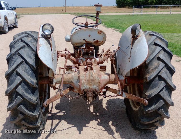 image for item DQ7181 1947 Ford 2N tractor